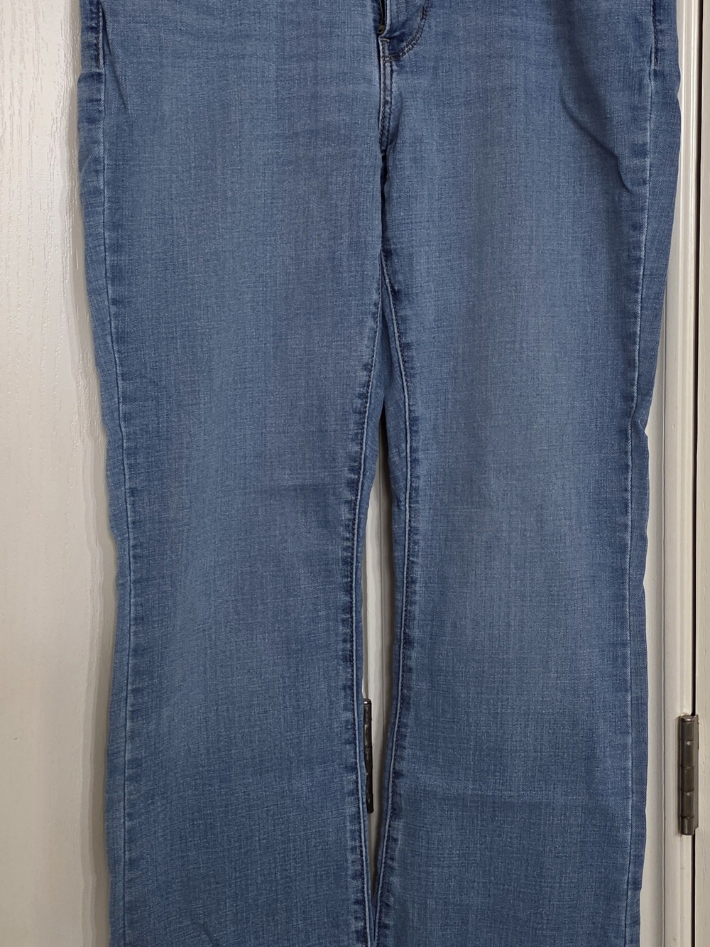 Levi's Women's Straight Leg Jeans in Light Blue Denim
